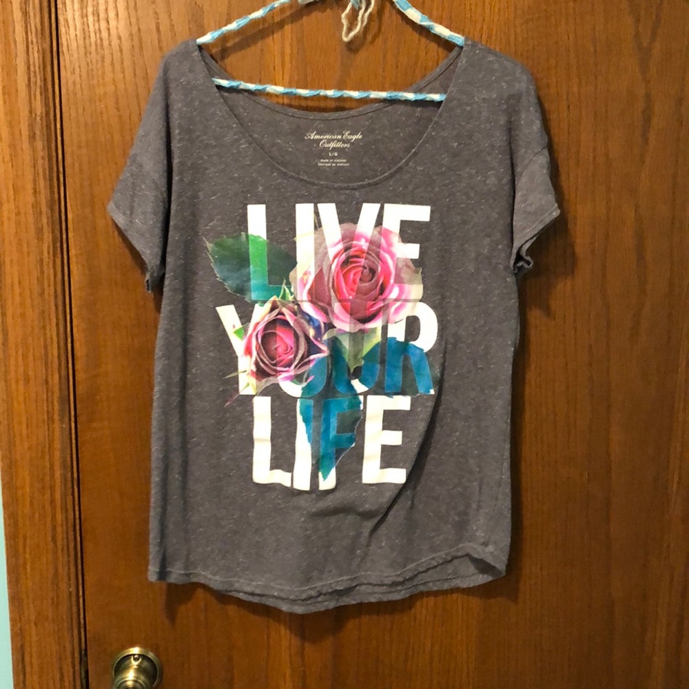 American Eagle t shirt